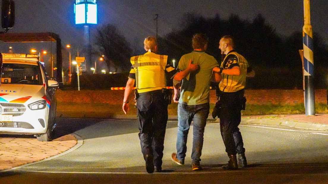 De bestuurder wordt aangehouden in Winschoten