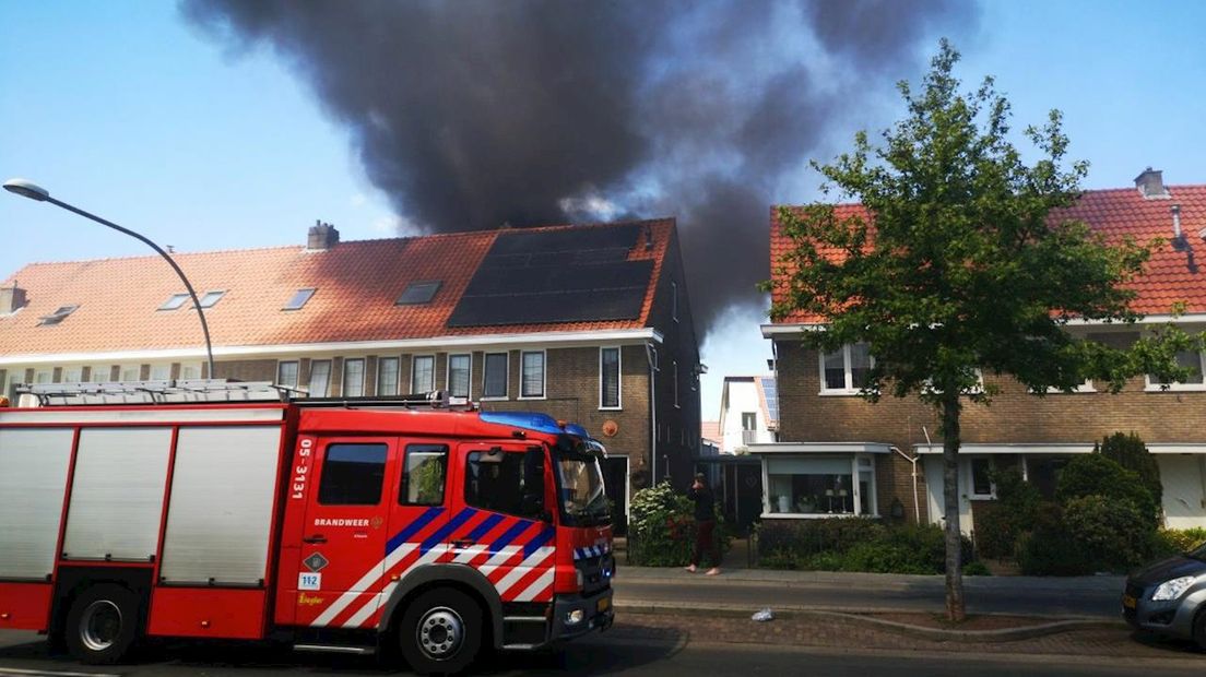 Brandweer rukt uit voor schuurbrand in Almelo