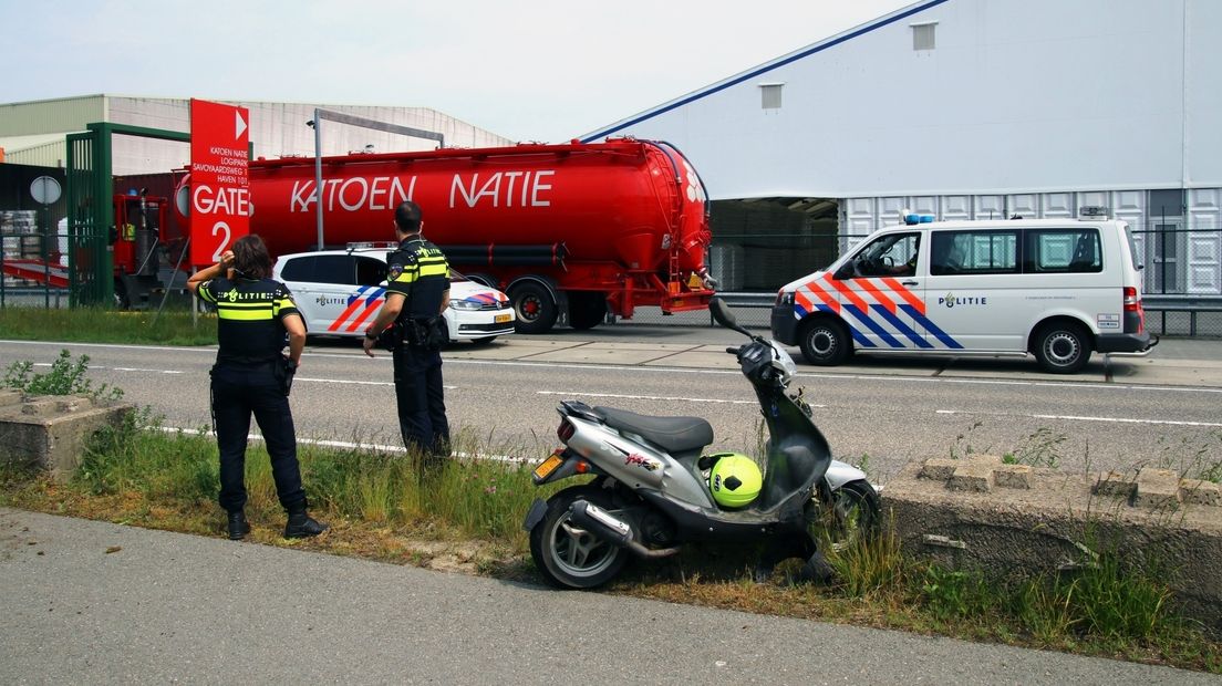 Ongeluk scooterrijder bij Hoek ter hoogte van Katoen Natie