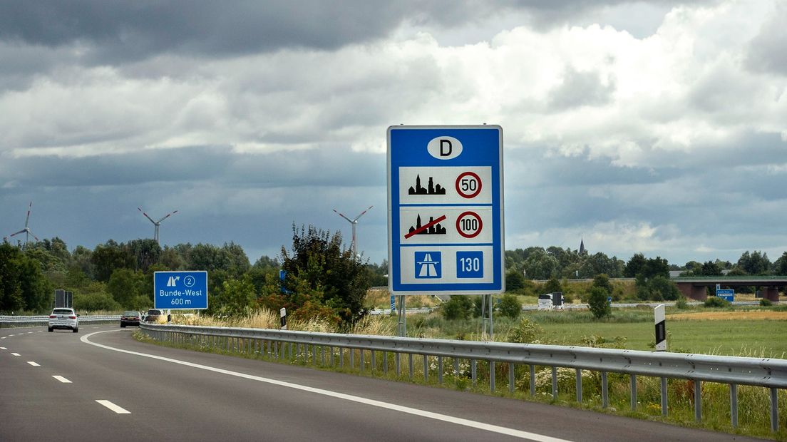 De Duitse Autobahn, net na de grens bij Bad Nieuweschans