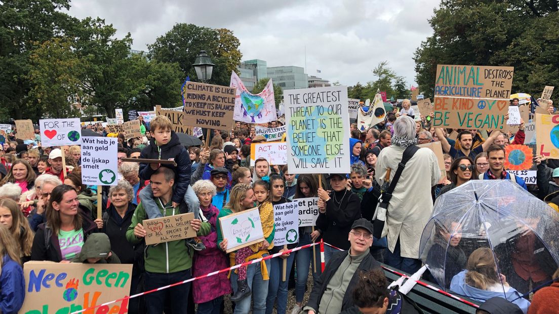 Klimaatstakers op een vol Koekamp