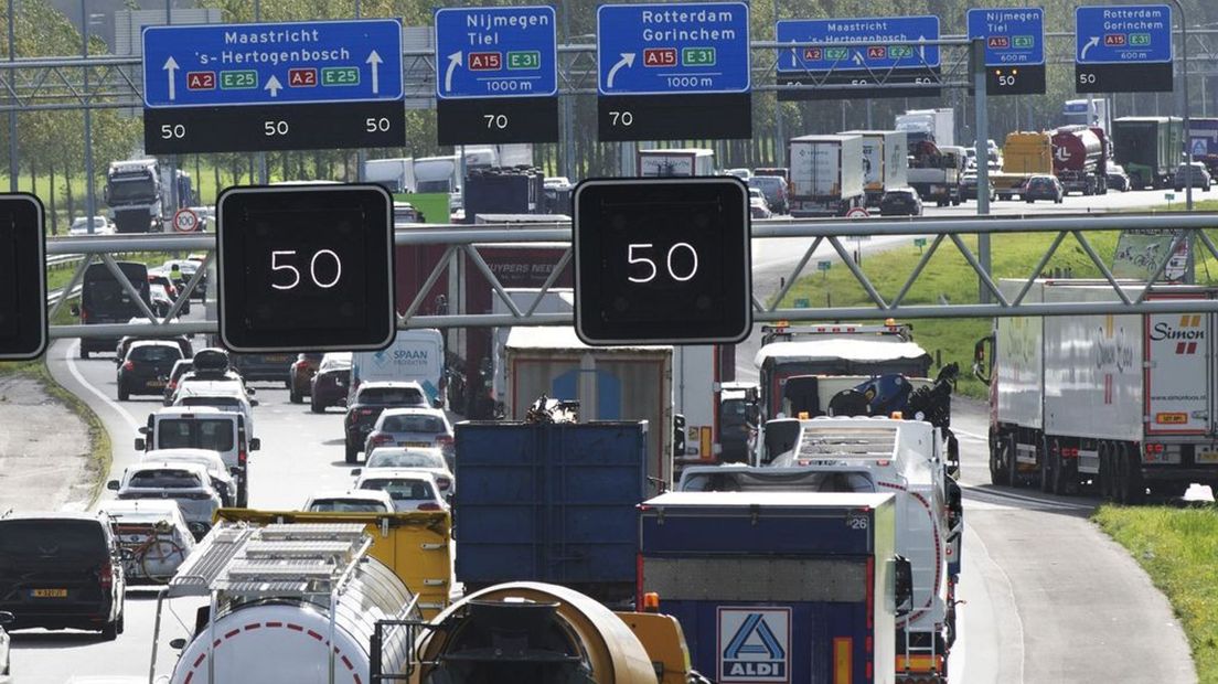 'File op A2 of A15 zorgt voor sluipverkeer in Betuwse dorpen'