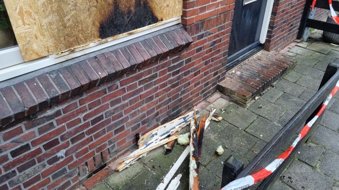 De politie doet onderzoek naar mogelijke brandstichting