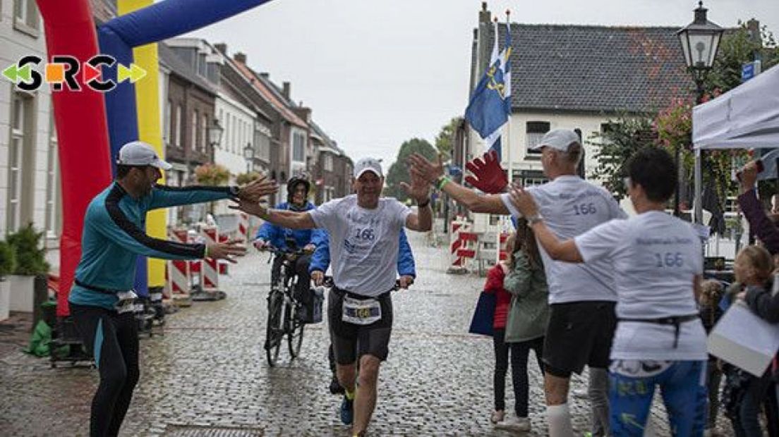 Team 166 van Ziekenhuis Rivierenland in actie tijdens een vorige Roparun