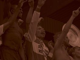 Podcast Geluid van Zuid brengt een ode aan het Feyenoord van 1993 in Theater Zuidplein