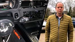 Dennis' auto werd compleet leeggeroofd: 'Zelfs het stuur is weg'