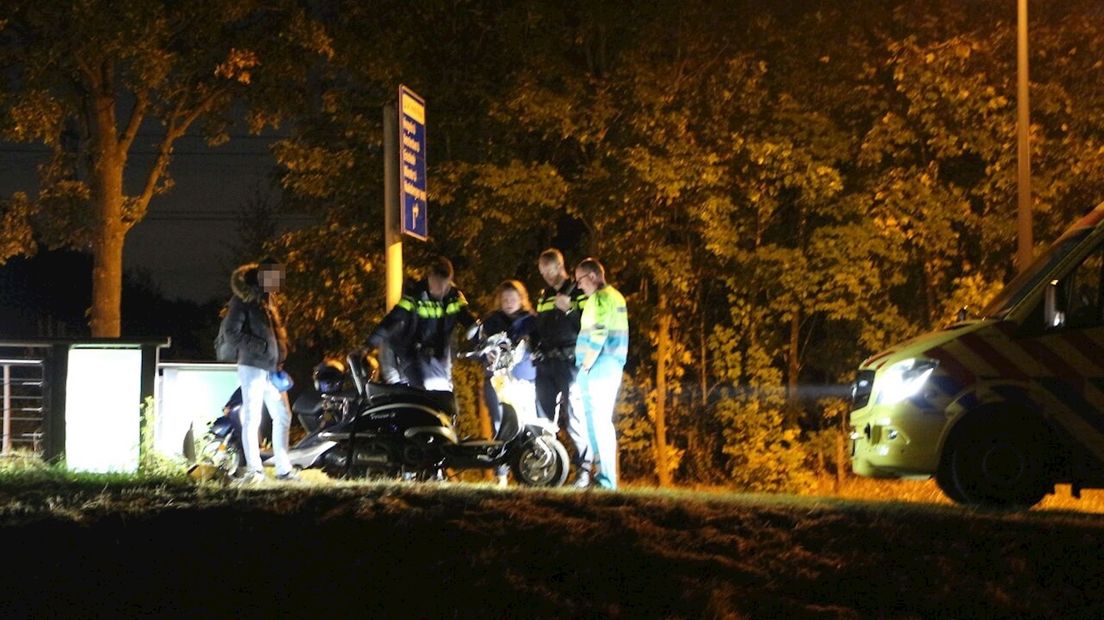 Scooterrijder onderuit in Enschede