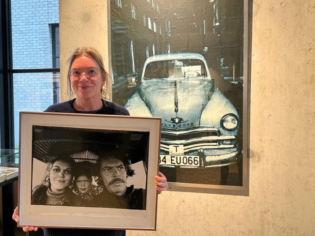 Dochter Marleen Deiters-Henderik met familiezelfportret.