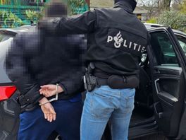 Politie houdt 12 vermoedelijke straatdealers aan bij grote politieactie en stuurt sms naar al hun contacten
