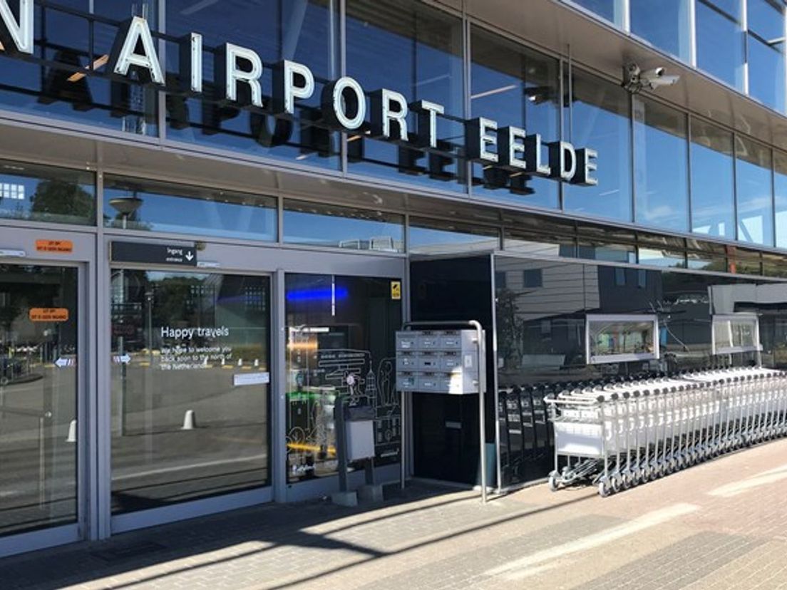De entree van Groningen Airport Eelde (Rechten: RTV Drenthe/Andries Ophof)