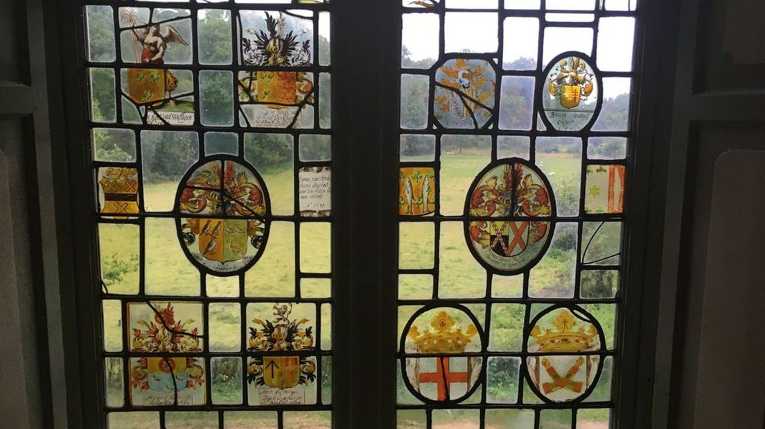 Historisch vensterglas in het Spijker