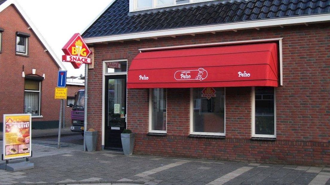 Medewerkster snackbar gewond bij overval