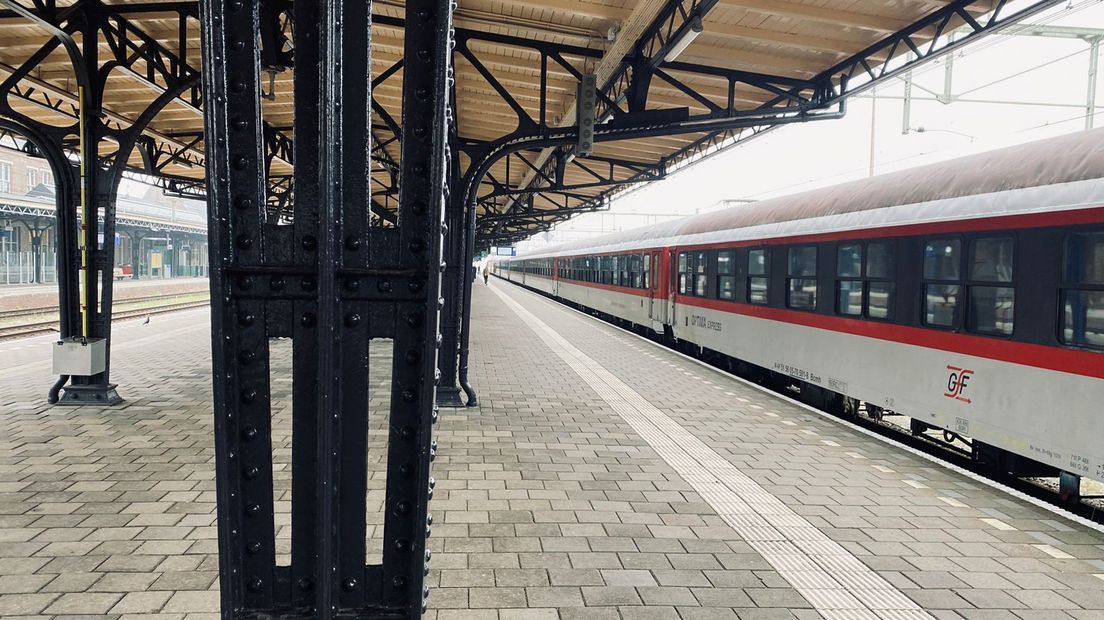 De nieuwe nachttrein die dagelijks tussen Berlijn en Brussel rijdt, met als tussenstop station Deventer