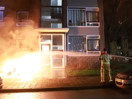 112-nieuws | Scooters vlak voor portiek in brand - Uit de bocht op de Rotterdamsebaan