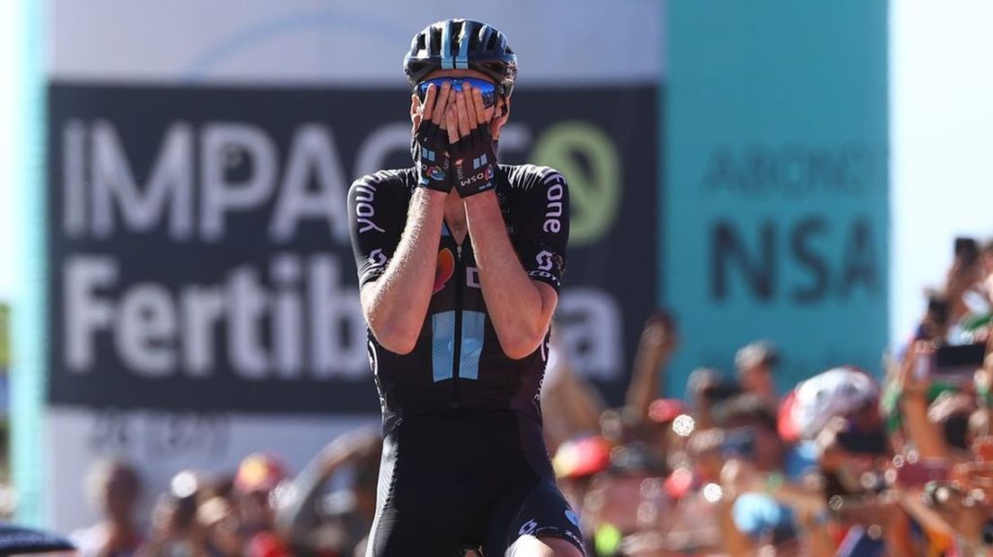 Arensman triomfeert in de Vuelta.