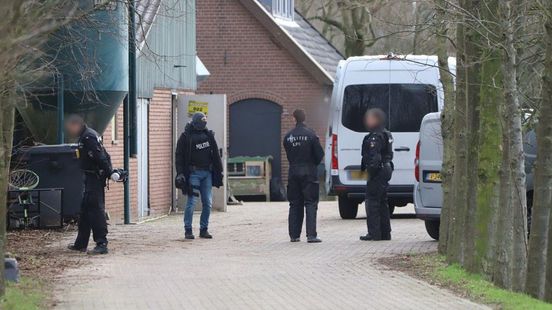 Drugslabs krijgen bezoek van politie, mannen opgepakt