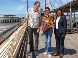 Gedichten in braille op de Pier: 'Zó  leuk om te lezen hoe iedereen daar een invulling aan geeft'