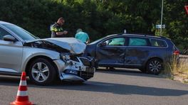 Ongeluk in Barneveld • auto zit klem
