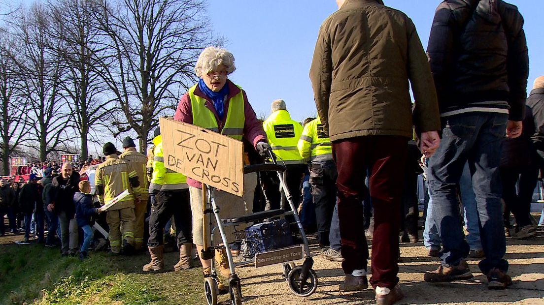 Om en nabij de 15.000 toeschouwers waren aanwezig bij de Vestingcross