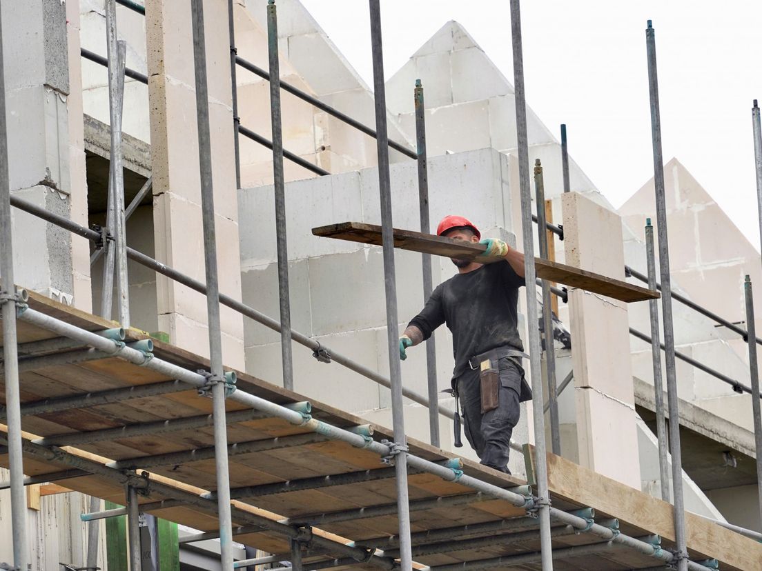 Arbeidsinspectie sluit bouwplaatsen per direct vanwege gevaarlijke werksituaties