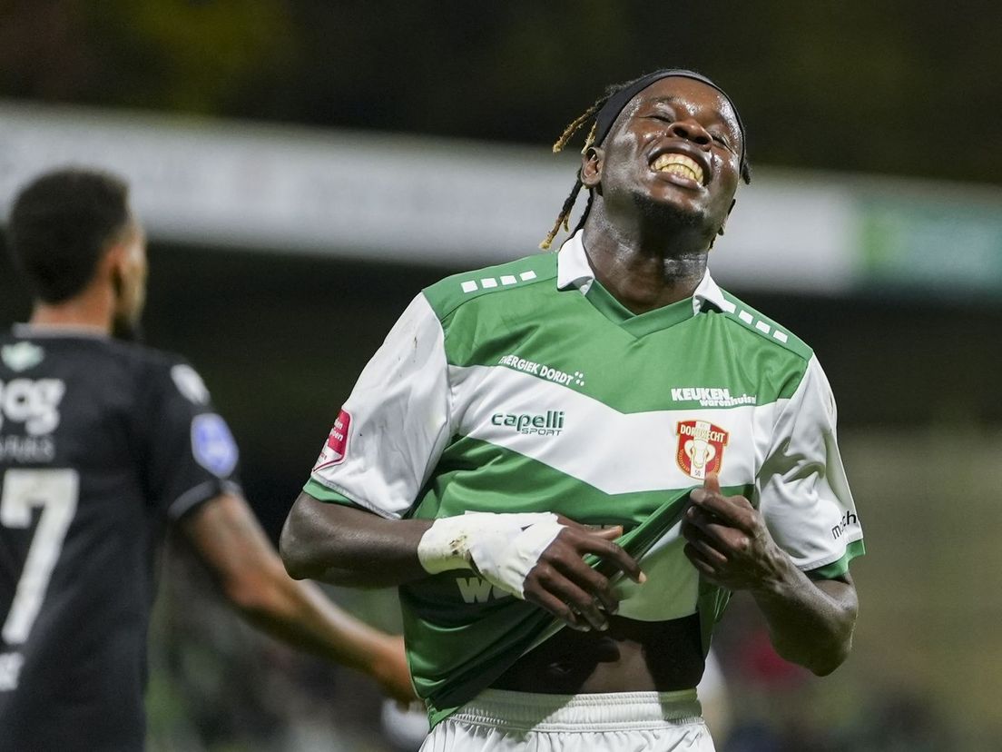 Aliou Baldé baalt van een gemiste kans voor FC Dordrecht tegen FC Groningen