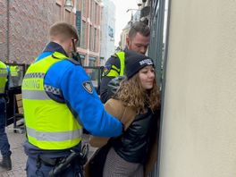 Grote politie-oefening in centrum Zwolle: "Die hond maakt echt geen onderscheid"