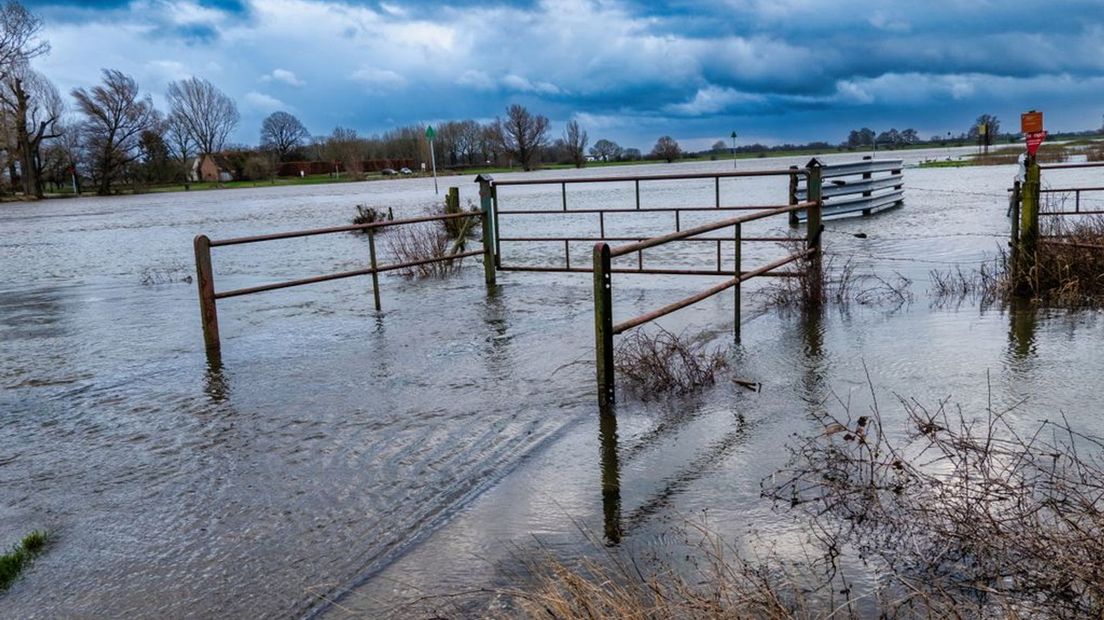 Hoge waterstand van de IJssel bij Zutphen