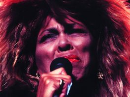 Van haar eigen tegel tot de bloemen voor haar bruiloft: sporen van Tina Turner in de regio Rijnmond