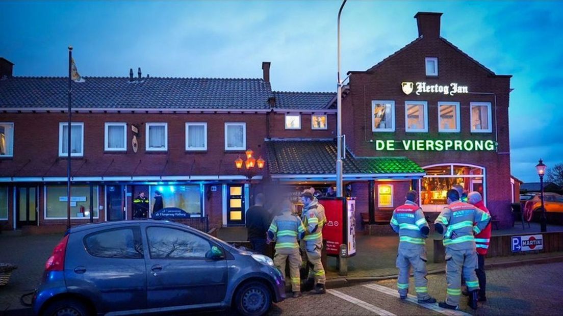 Het slachtoffer werd door café-eigenaar Bas Nab gereanimeerd.