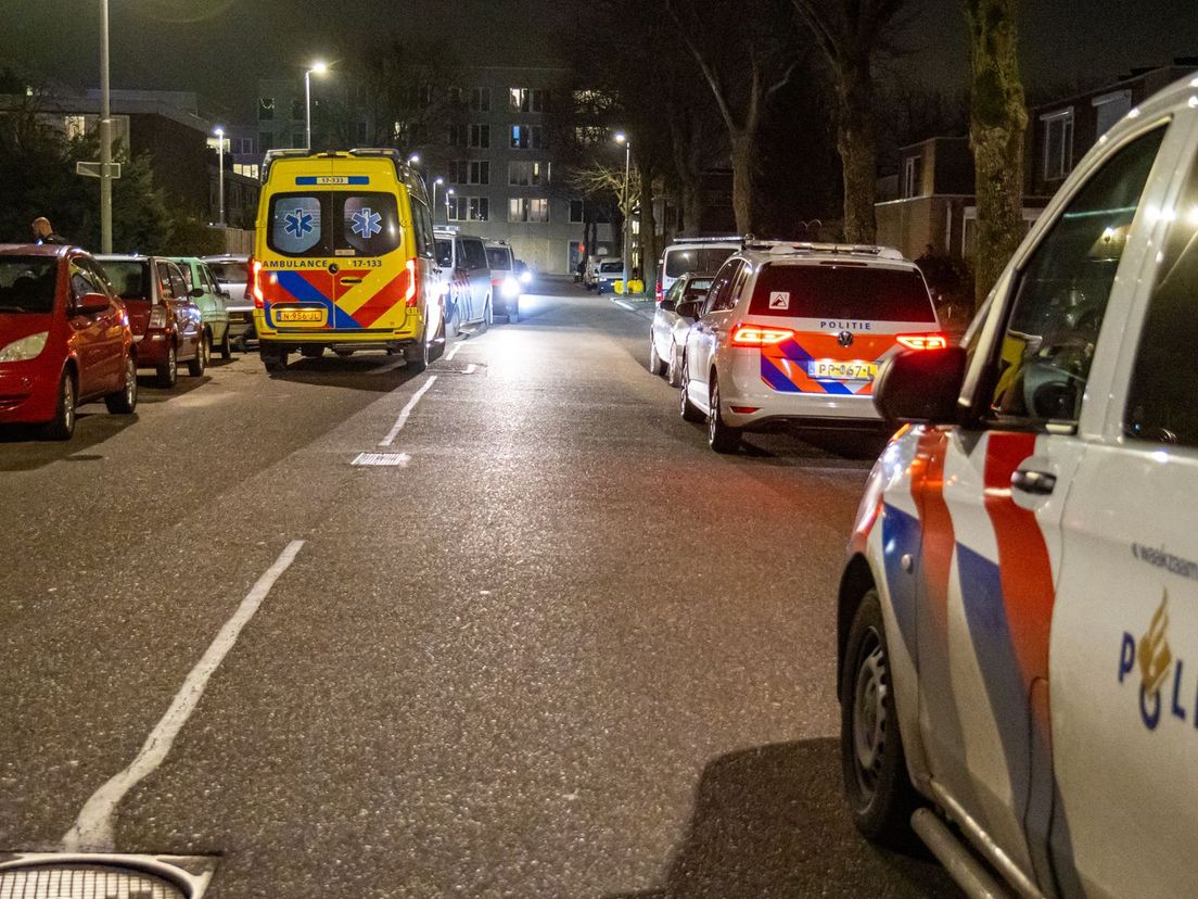 Bij een aanrijding na een 'schietpartij' in Hoogvliet raakte een vrouw gewond