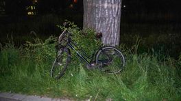 Vrouw ligt half uur in sloot na aanrijding, doorrijder nog niet gevonden