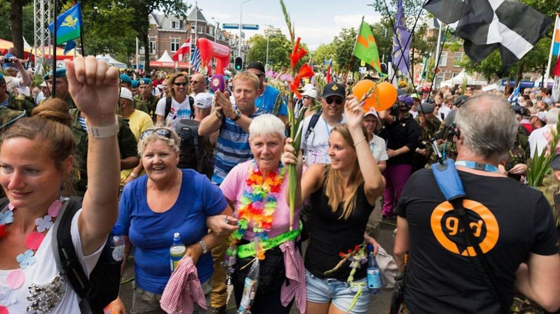 De feestelijke intocht van de Nijmeegse Vierdaagse.
