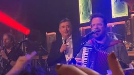 Video: Gouverneur Roemer zingt carnavalskraker op het podium