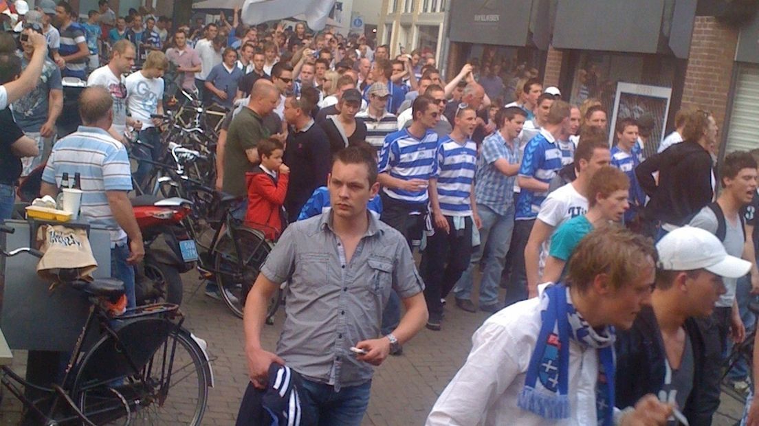 Optocht FC Zwolle-supporters