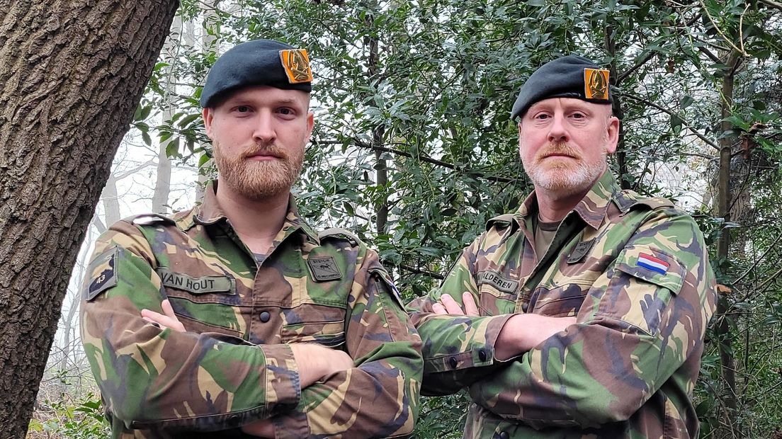 De twee public-affairs-officieren bij de NAVO-oefening: Tom van Hout (links) Patric van Aalderen (rechts)