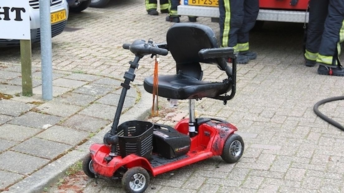 Vrouw op fiets en man in scootmobiel plegen inbraak in Terneuzen en gaan vluchten weg.
