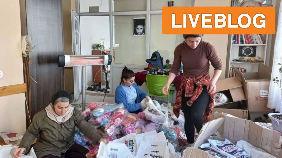 In Turkije worden kleding, voedsel, schoenen en tenten verdeeld met geld dat de Nijmeegse Canan inzamelde