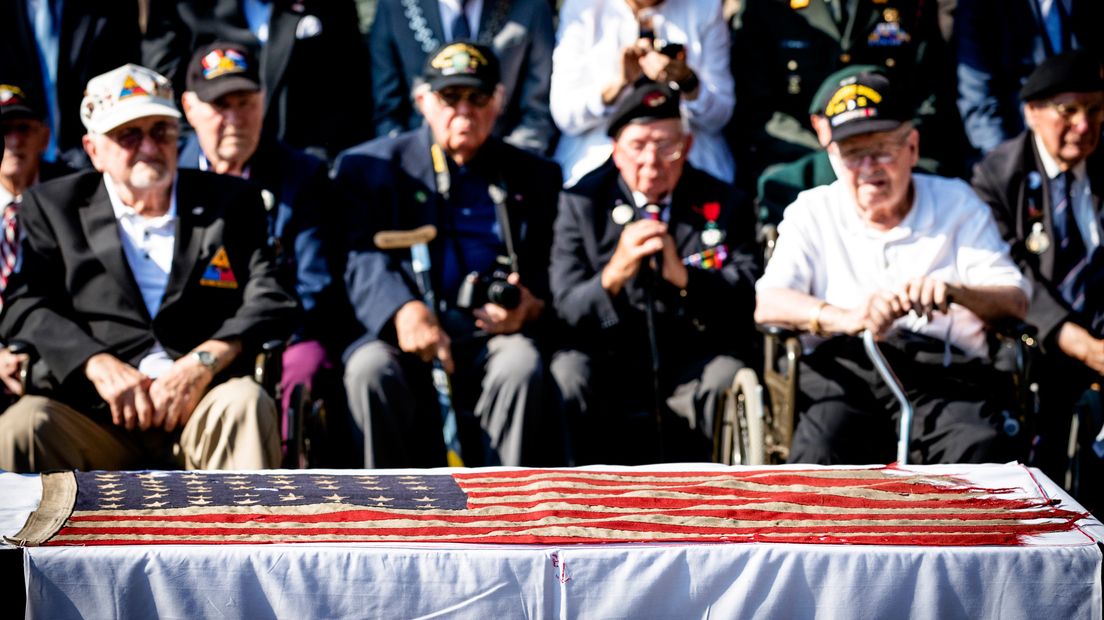 Amerikaanse veteranen in 2016 in Soesterberg bij de ceremoniële ontvangst van de Amerikaanse vlag.