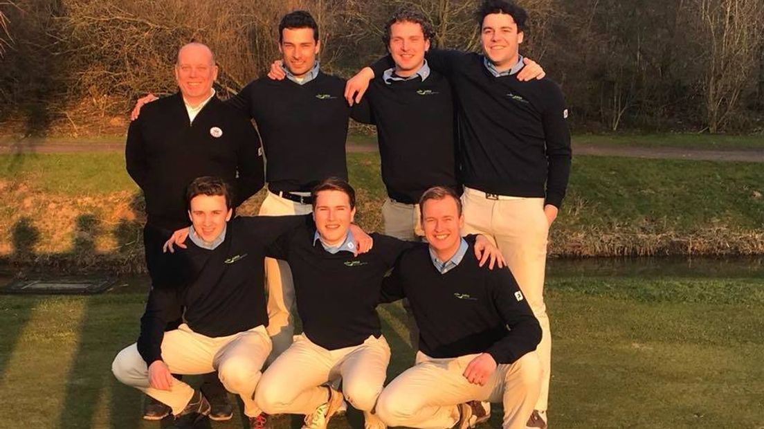 Golfclub Grevelingenhout na de eerste zege in Hoofdklasse