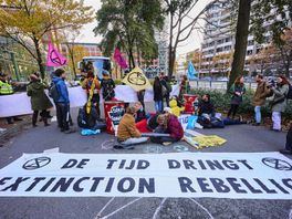 Politie pakt klimaatactiviste uit Olst op vanwege oproep tot wegblokkade
