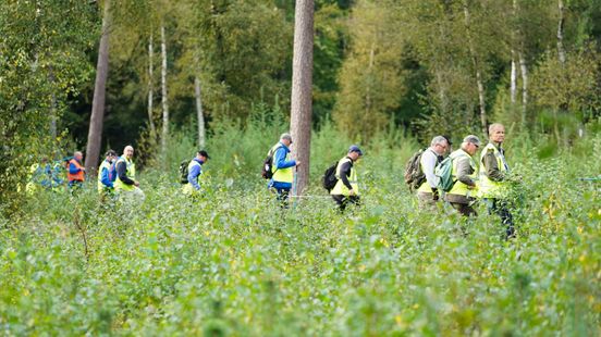 Vrijwilligers Rode Kruis helpen politie bij zoeken naar vermisten