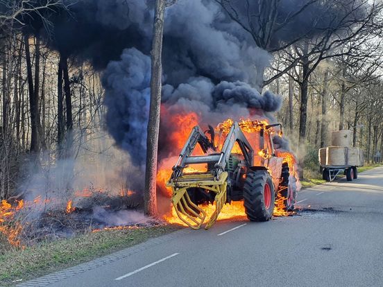 Bakkerij moord sjaal Vlammenzee verwoest trekker in Hollandscheveld - RTV Drenthe