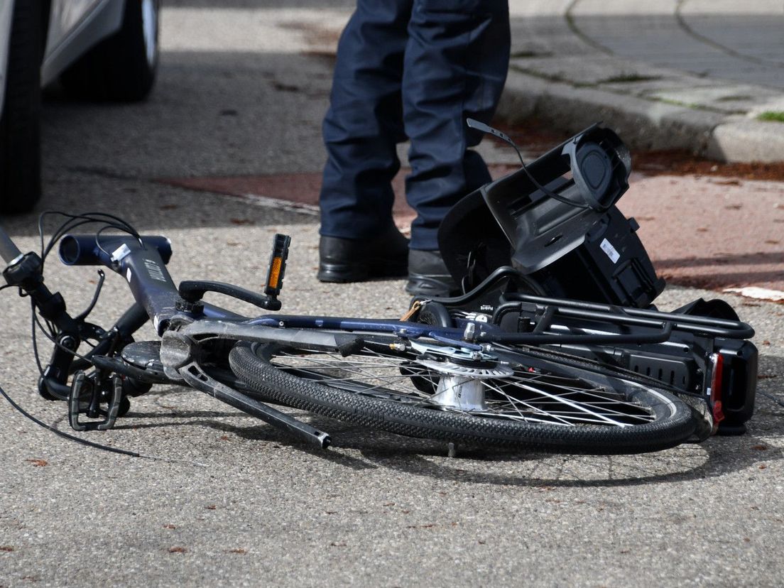 Fiets breekt in tweeën bij ongeluk in Tholen