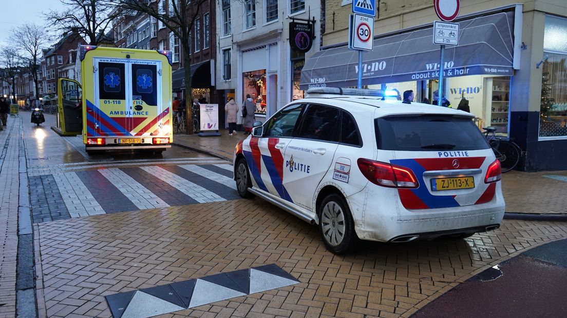 Hulpdiensten zijn aanwezig in de Steenstilstraat