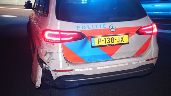 Twee botsingen op A32 bij Meppel, ook politieauto geraakt.