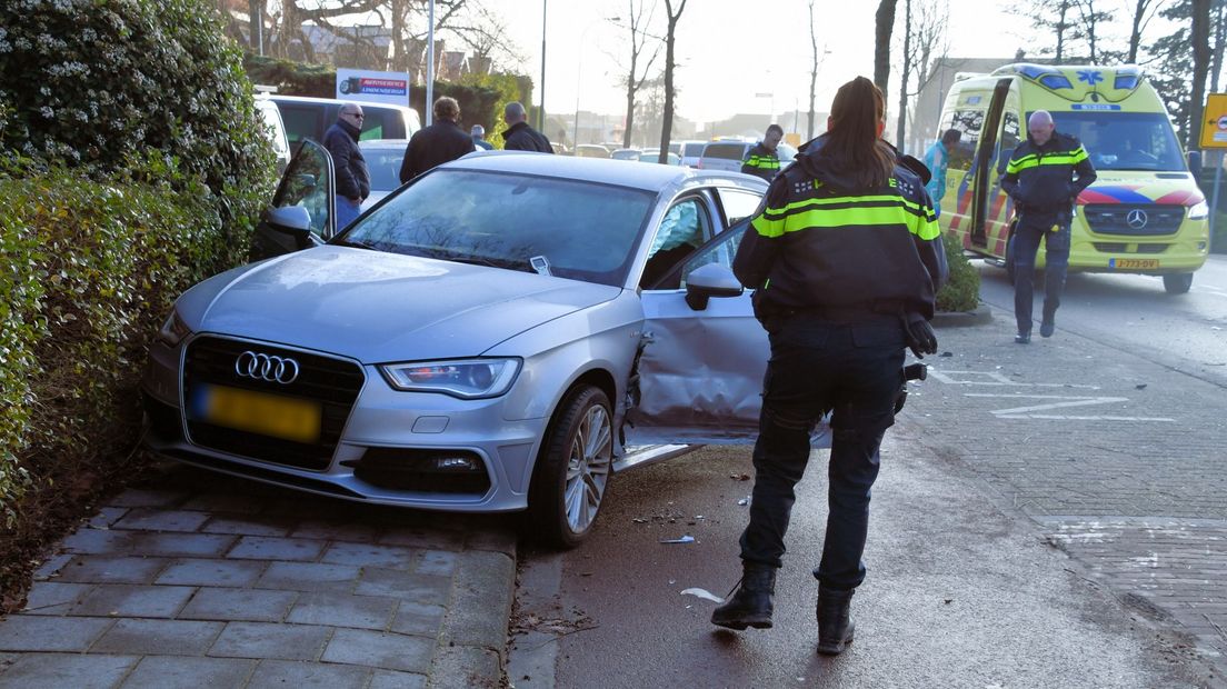 Gewonde bij botsing Kloetingseweg in Goes