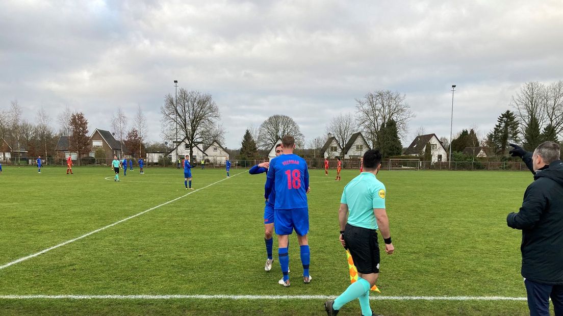 Henk Veerman komt in de tweede helft in de ploeg