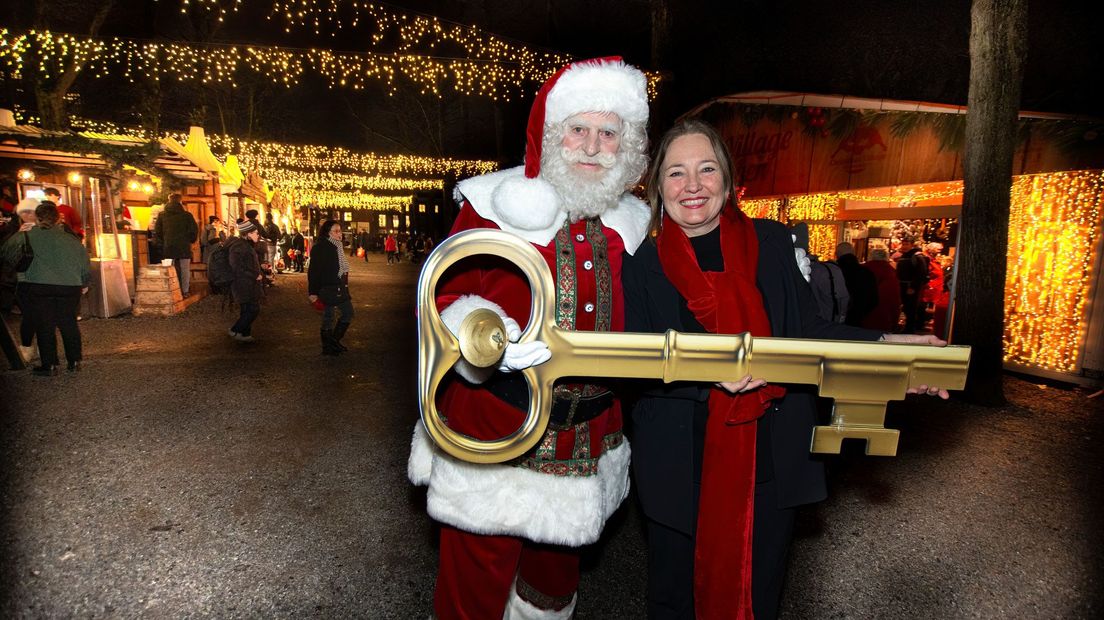 Kerstman en wethouder Bruines openen Royal Christmas Fair