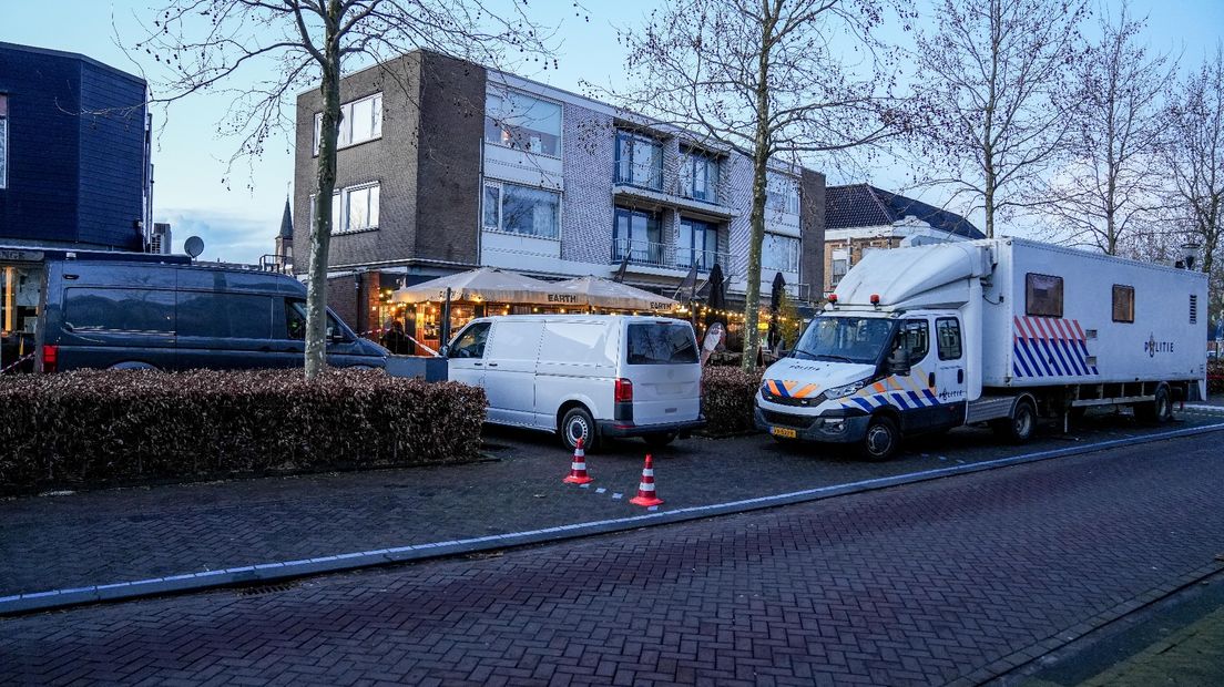 Een speciaal team van de politie is aanwezig