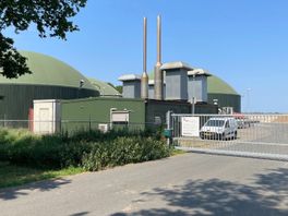 Mestvergister naast de deur: ‘Het is net of we in een koeienstal wonen’